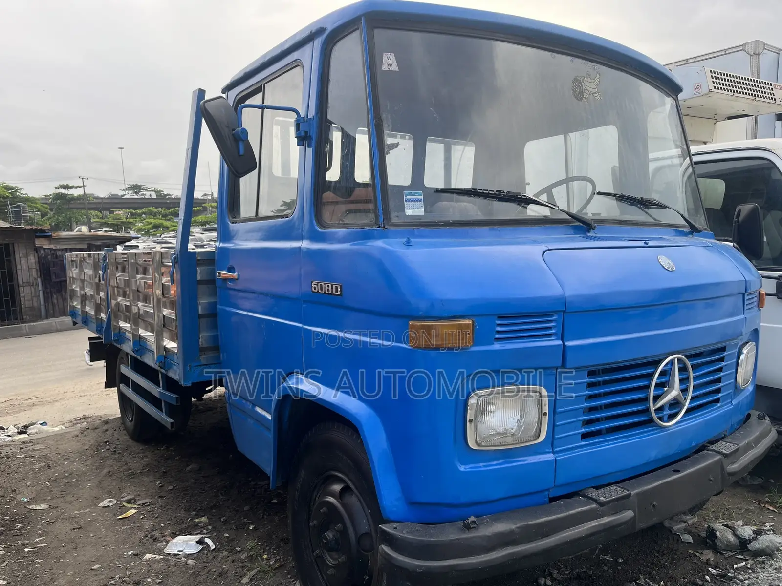 Mercedes-Benz 608 2005 Blue