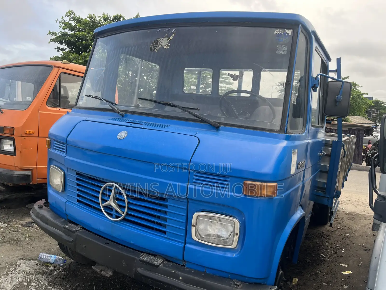 Mercedes-Benz 608 2005 Blue