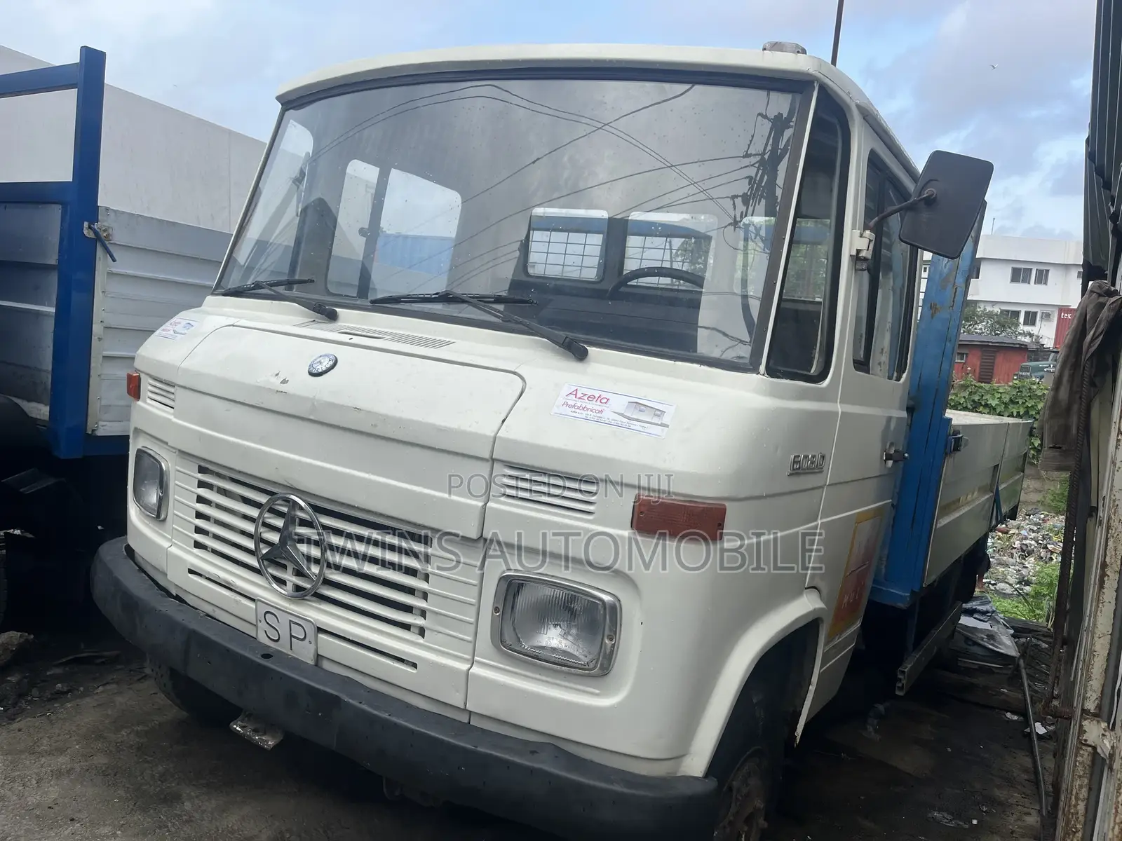 Mercedes-Benz 608 6 Tires