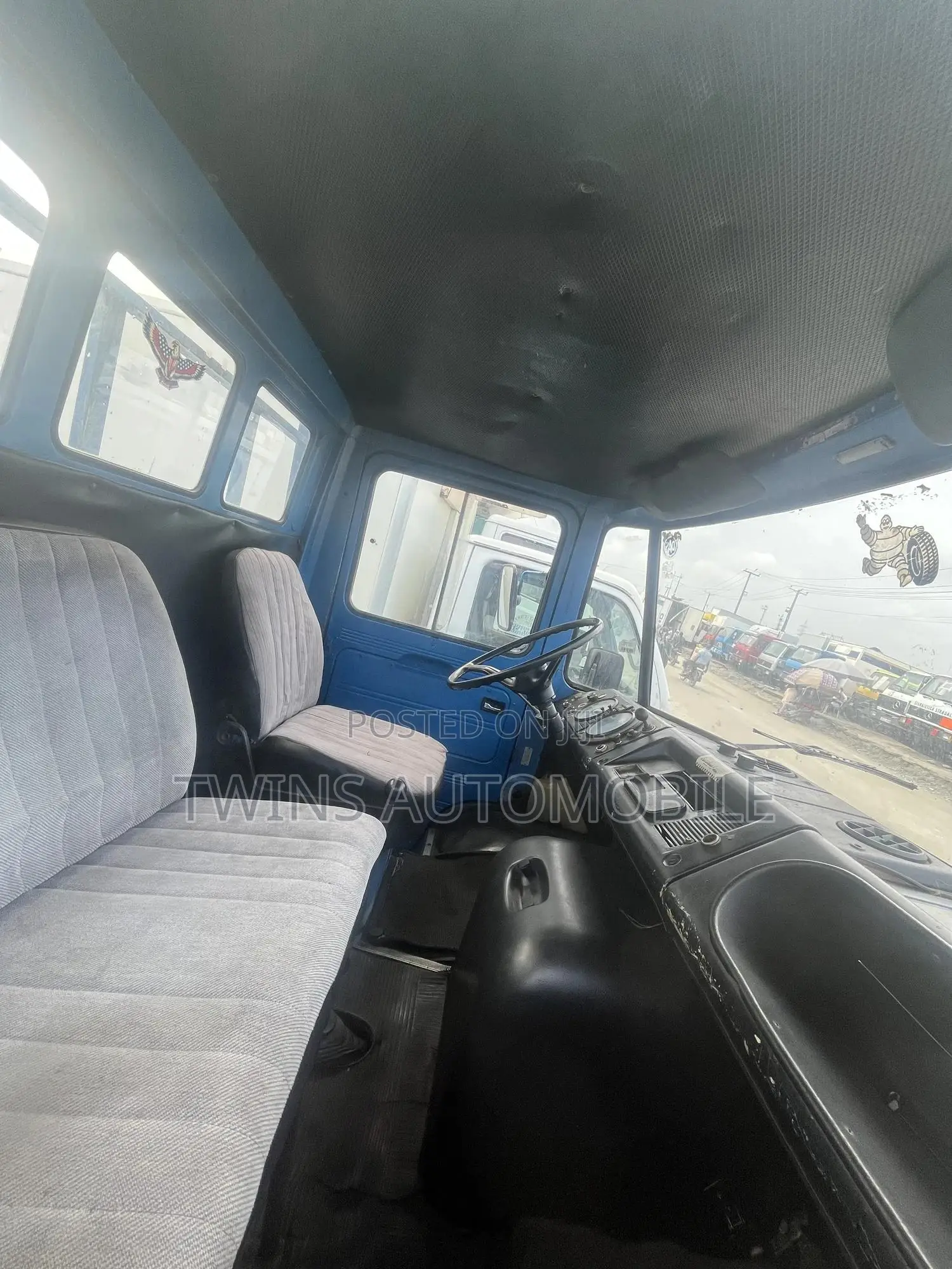 Mercedes-Benz 608 2005 Blue