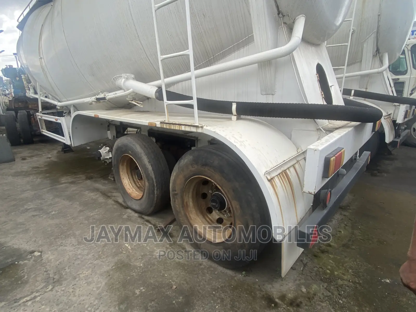40 Tons Dey Cement Carrier With Pumping Machine