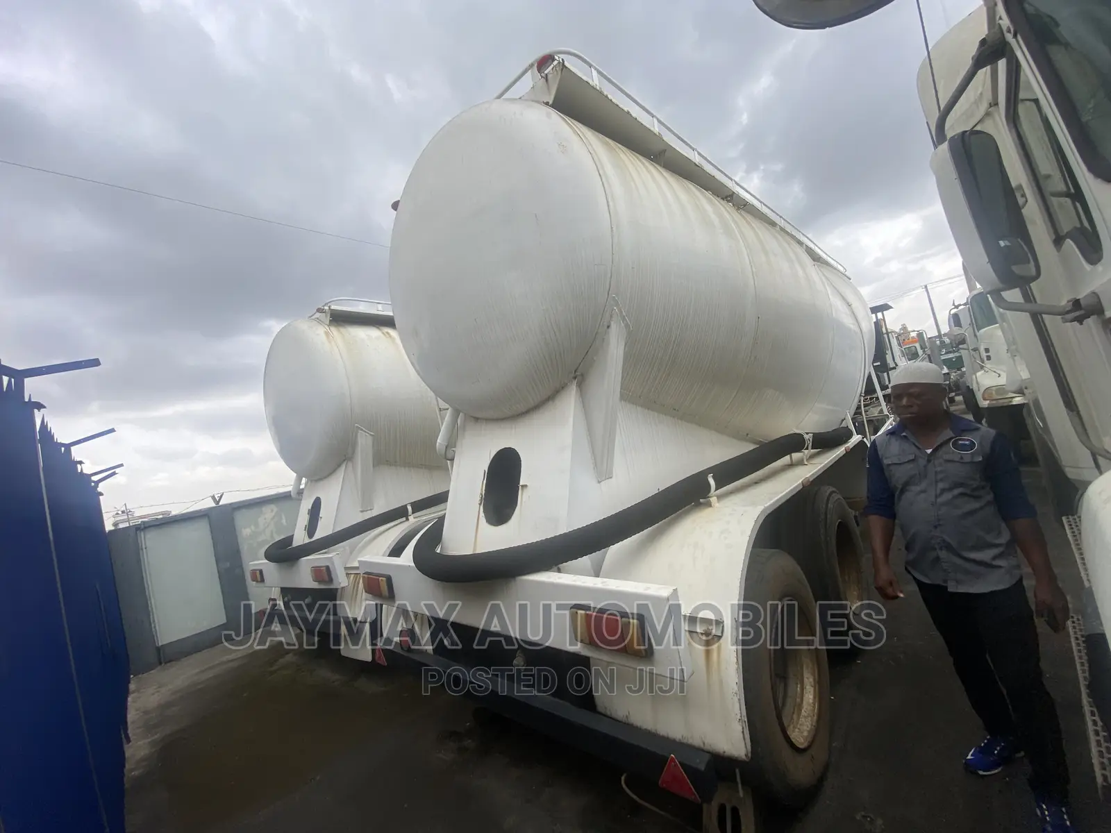 40 Tons Dey Cement Carrier With Pumping Machine