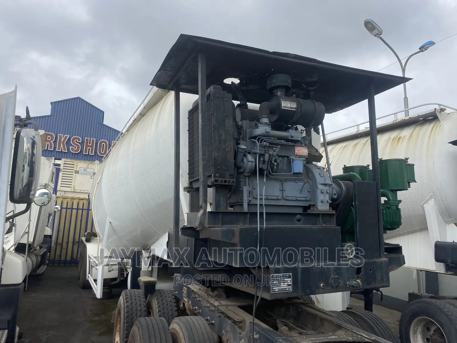 40 Tons Dry Cement Carriers With Pumping Machines