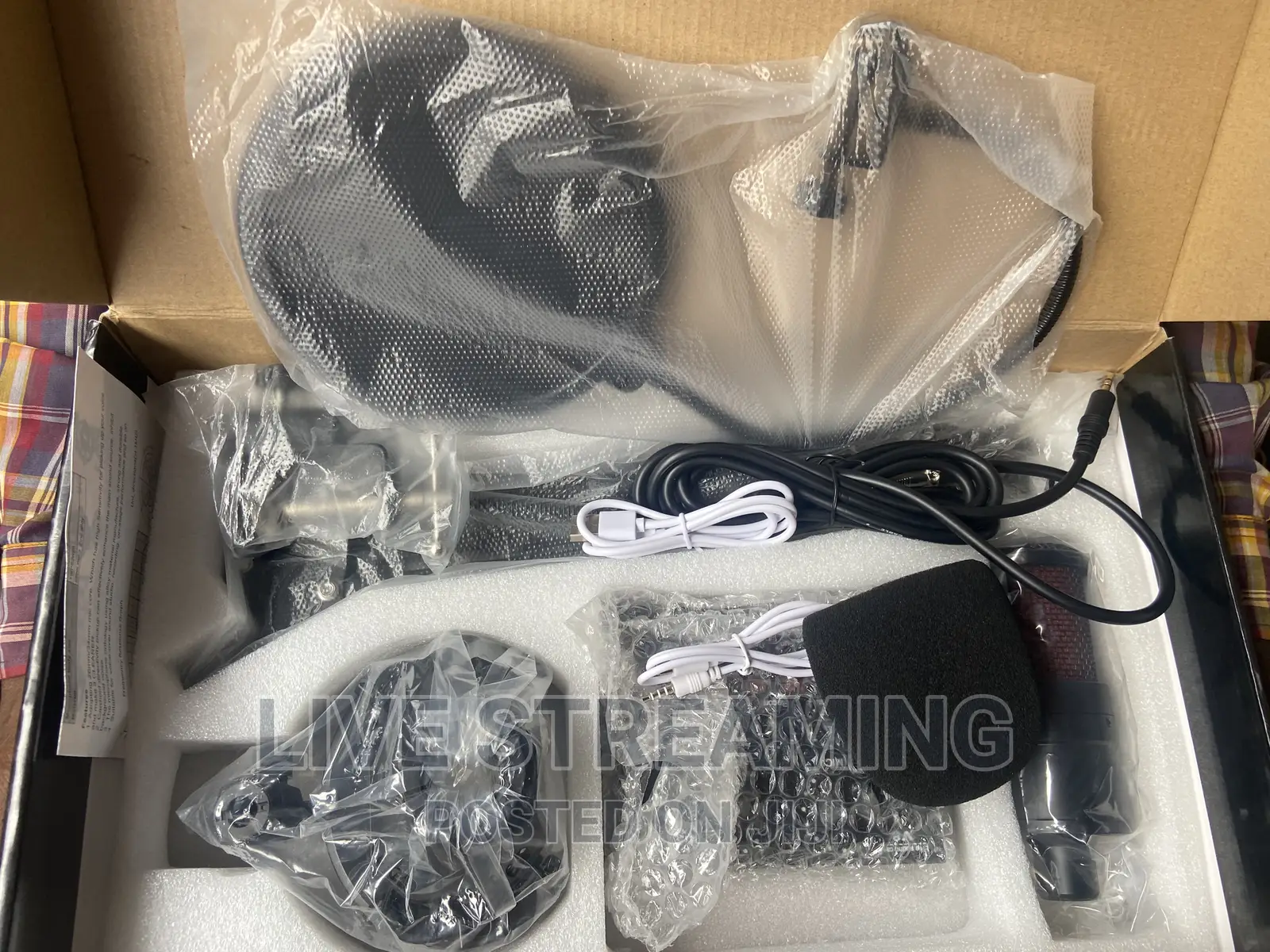 V8 + Bm800 Complete Mic Set for Live Streaming and Recording