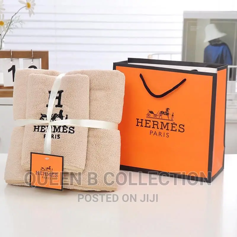 Designer 2 in 1 Towel With Carrier Bag.