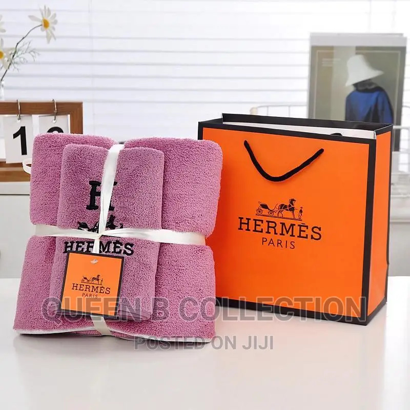 Designer 2 in 1 Towel With Carrier Bag.