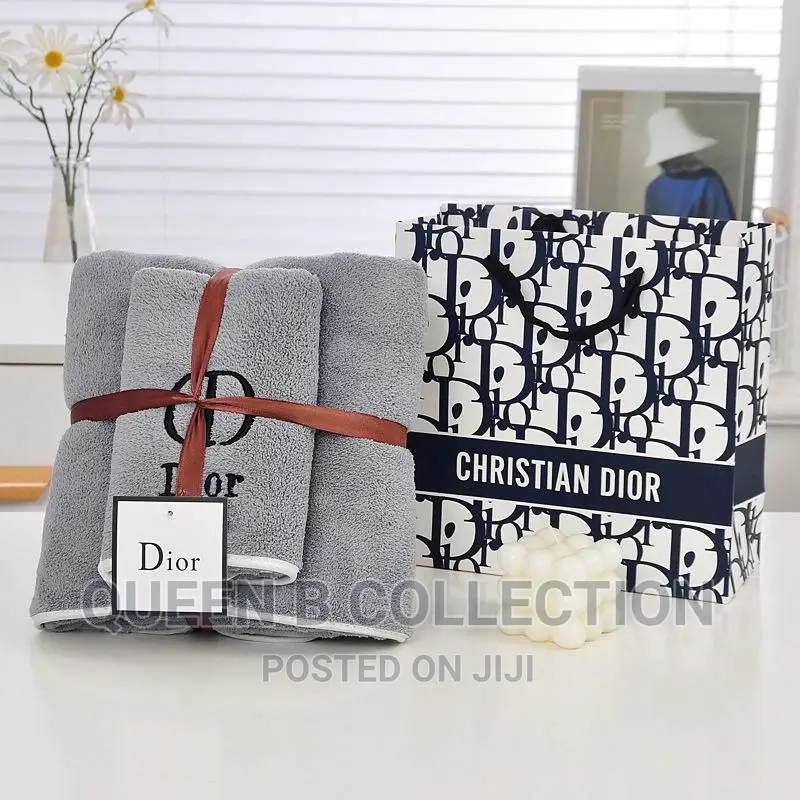 Designer 2 in 1 Towel With Carrier Bag.