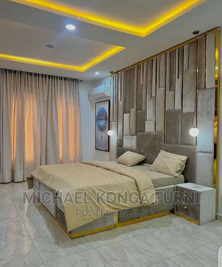 Wall Clapped Bed