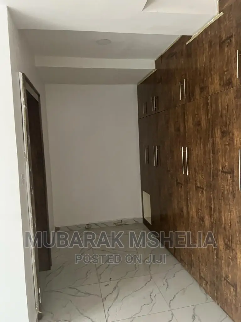 4bdrm Duplex in Quantum Forte Estate, Jahi for rent