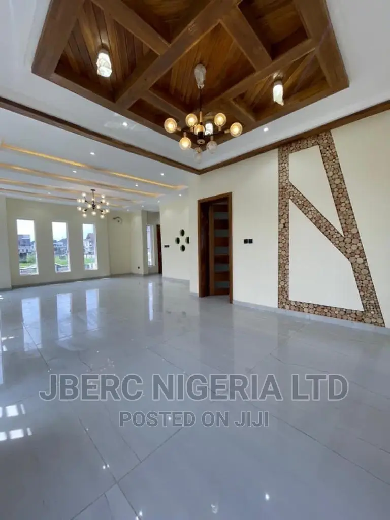 5bdrm Duplex in Lakeview Park Estate, Ikota for sale
