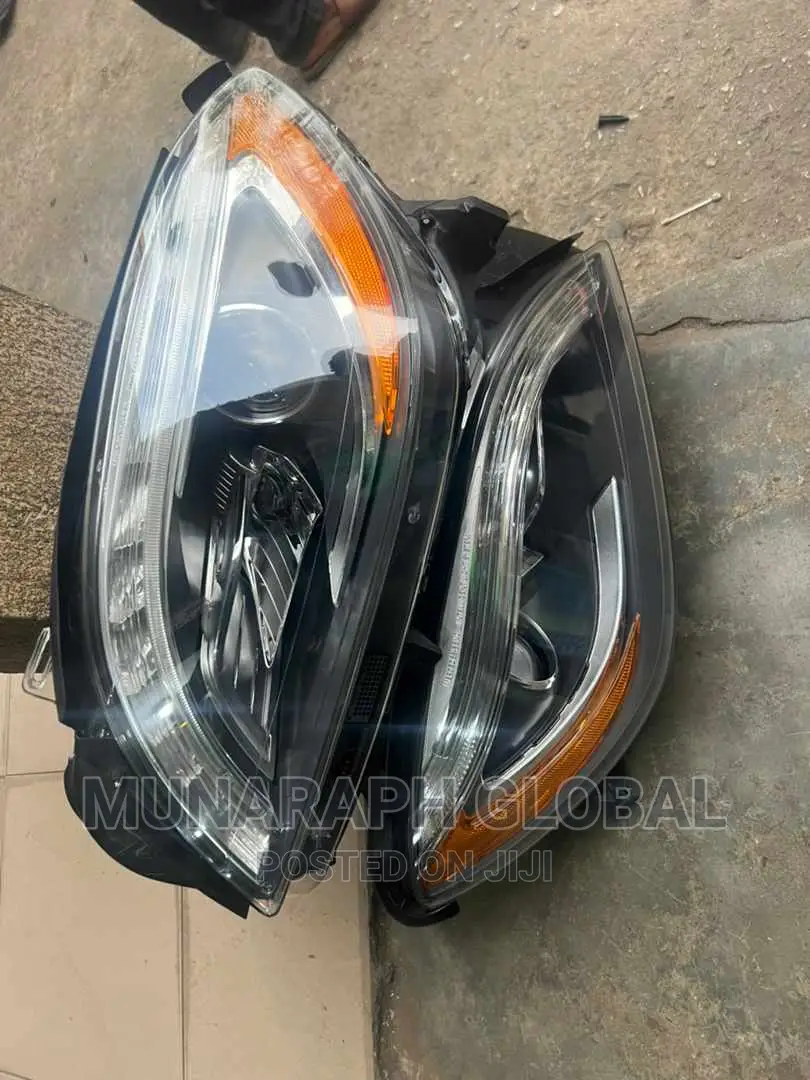 2014 Model Mercedes Benz ML 350 Led/Charger Headlamp Set.