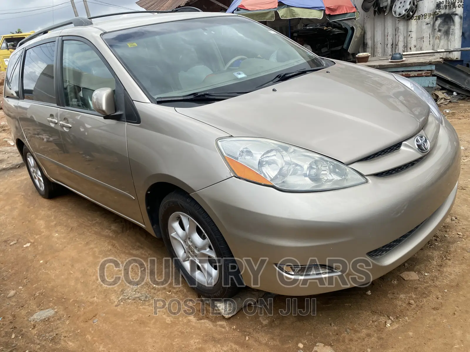 Toyota Sienna XLE Limited FWD 2006 Gold