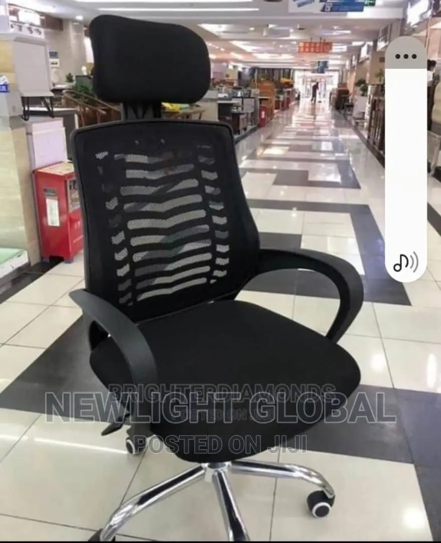 Victoria Office Chair With Headdress