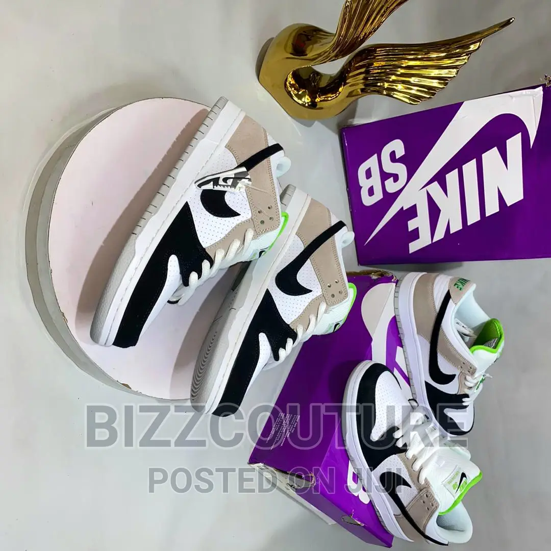 Original NIKE SB DUNK Low Pro Sneakers Available in Store