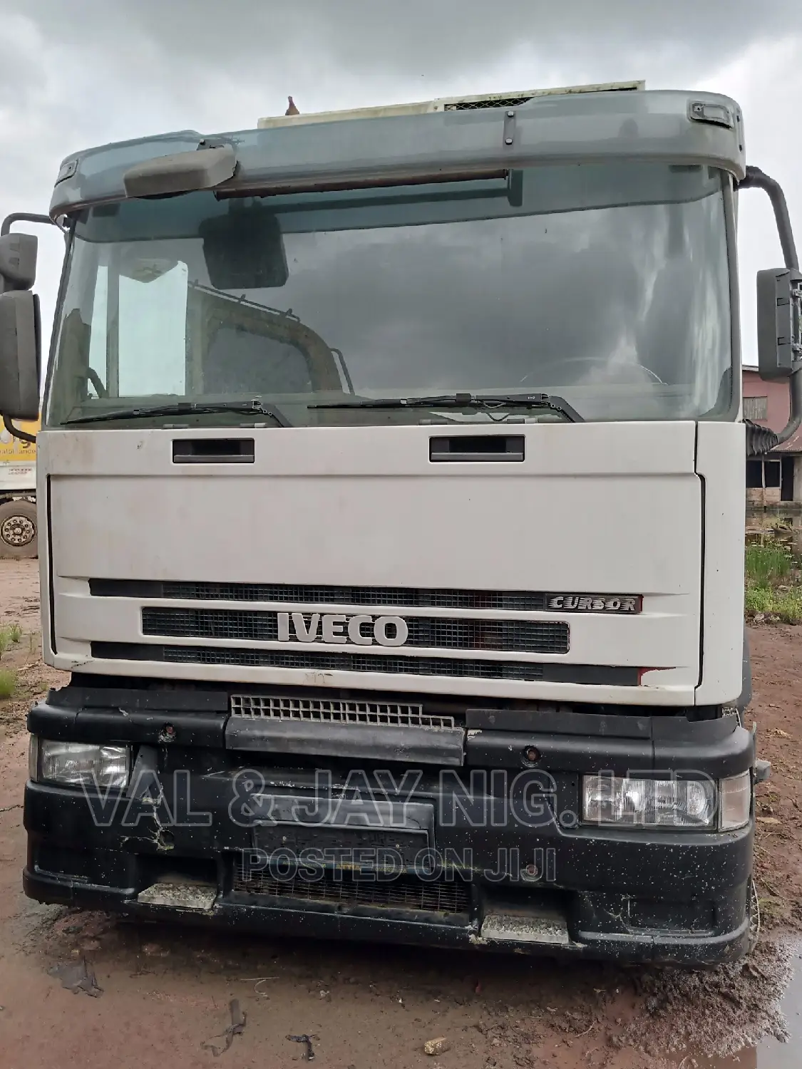 Iveco 6 Tyres Cooling Van (Foreign Use)