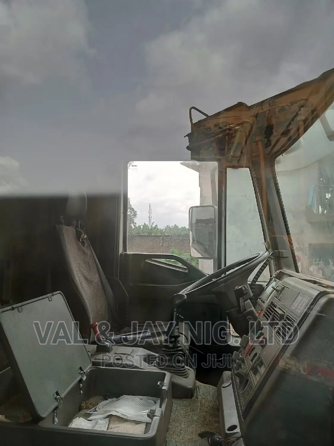 Iveco 6 Tyres Cooling Van (Foreign Use)