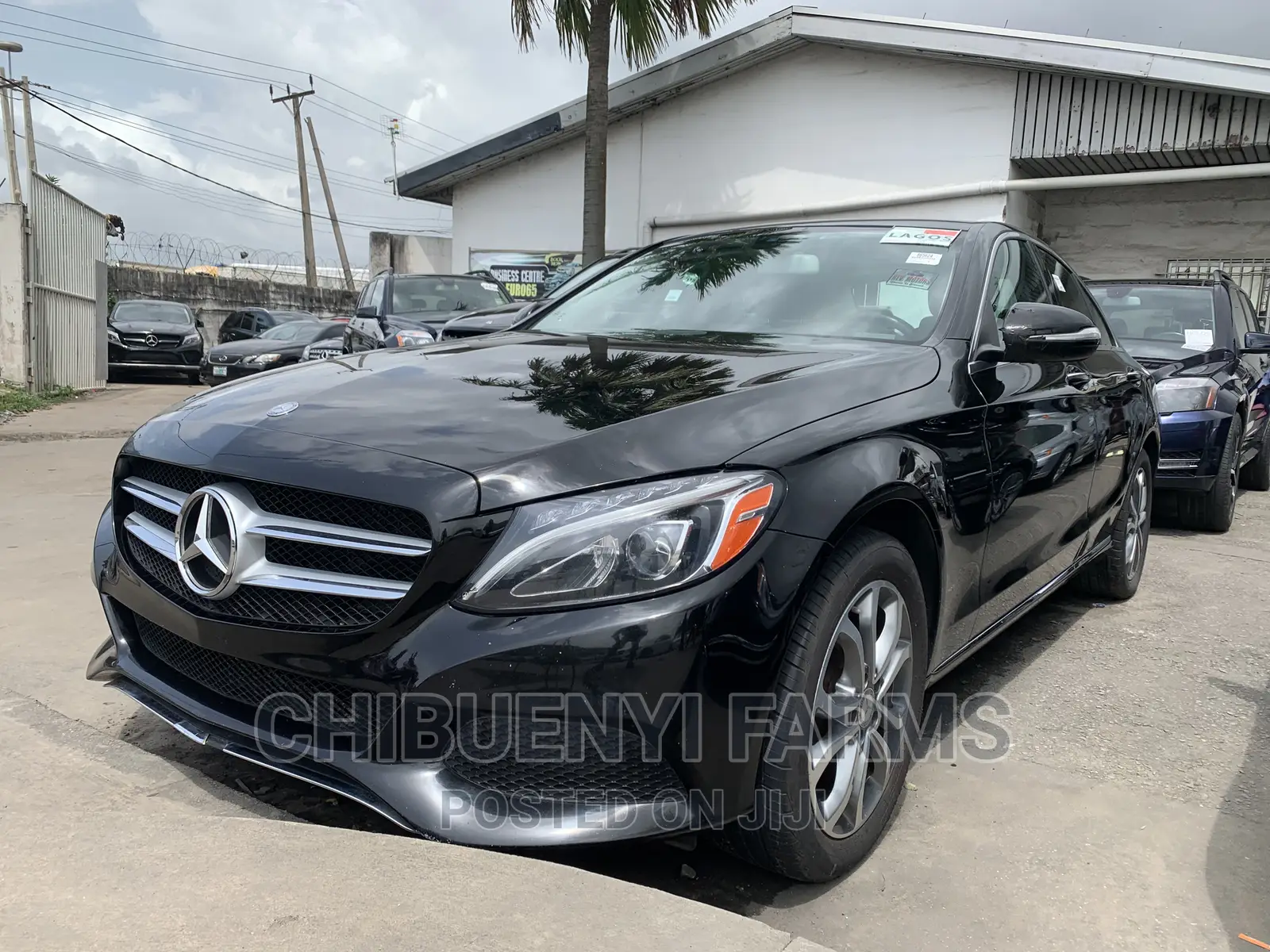 Mercedes-Benz C300 Luxury 4dr AWD 4Matic Sedan (2.0L 4cyl 7A) 2015