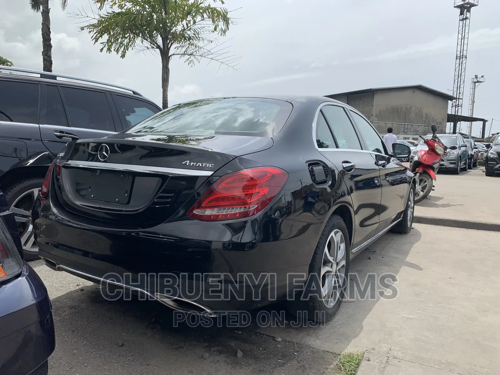 Mercedes-Benz C300 Luxury 4dr AWD 4Matic Sedan (2.0L 4cyl 7A) 2015