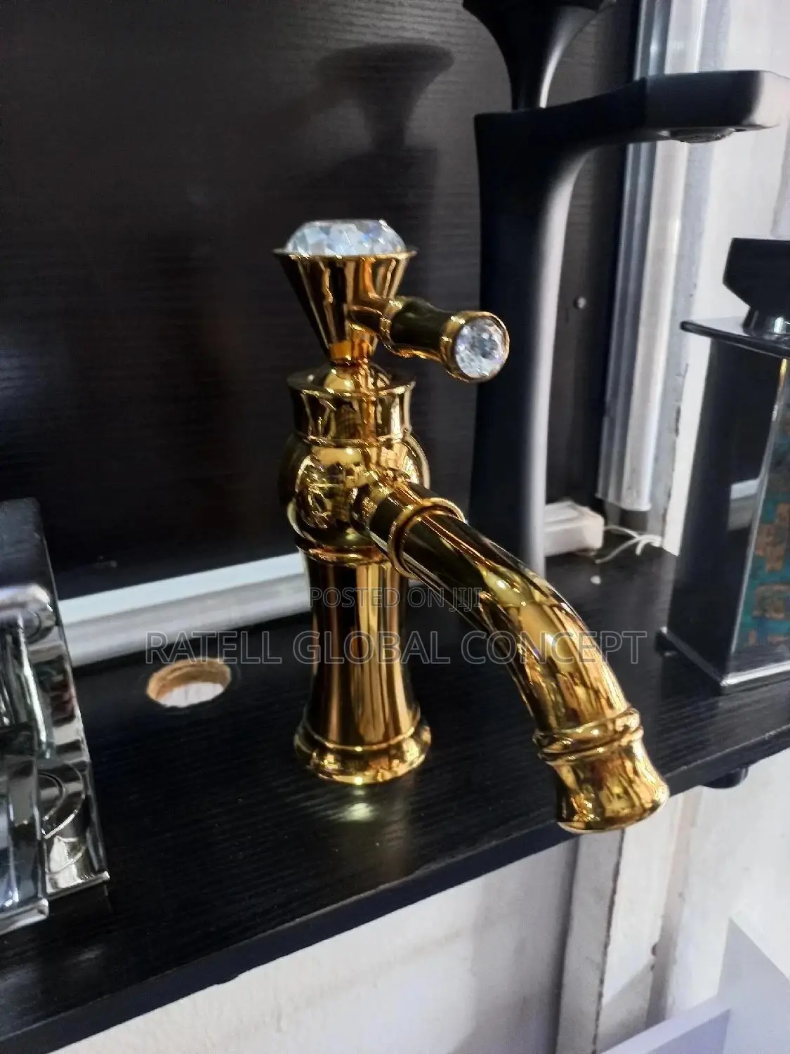 Executive Basin Mixer [Tap]