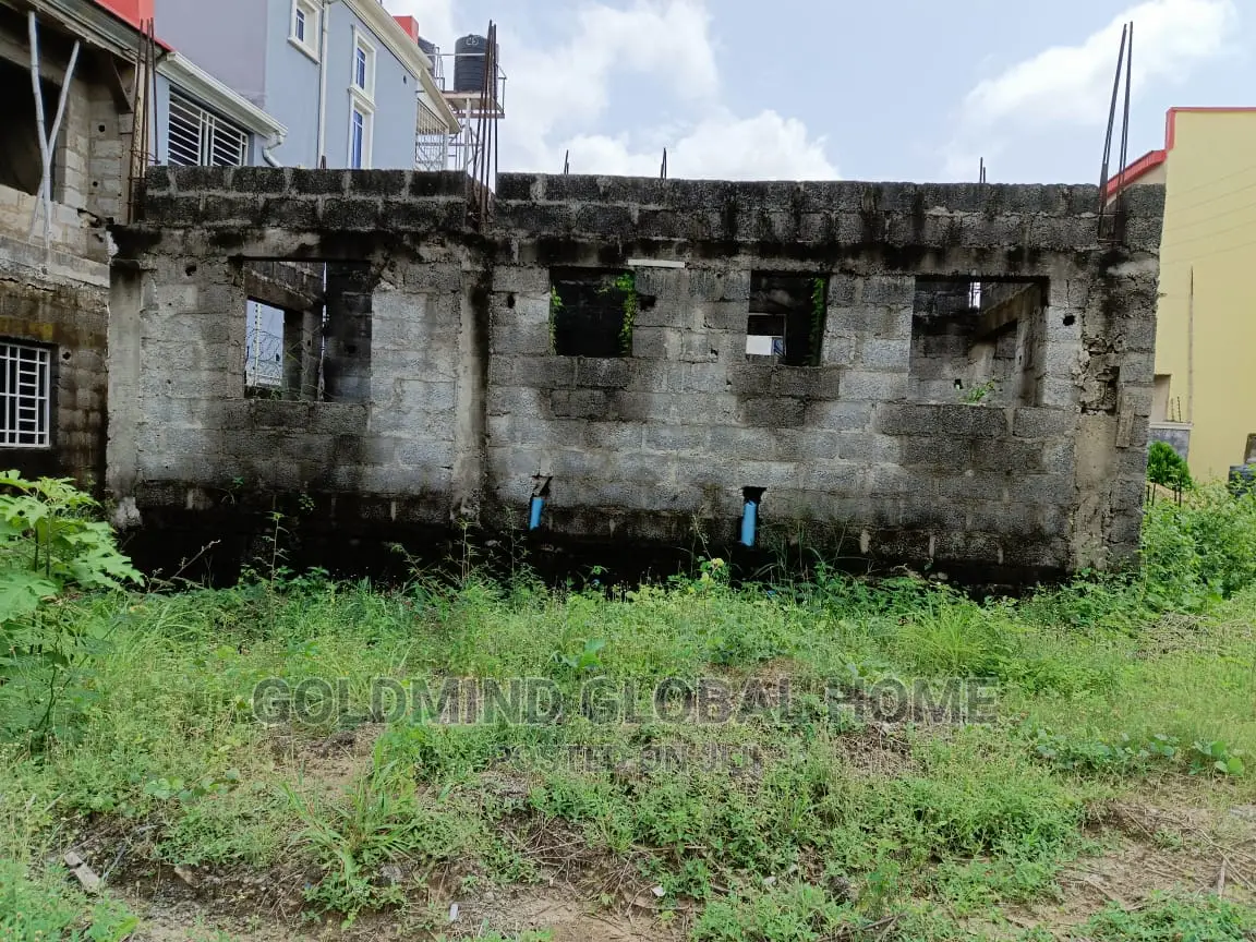 5bdrm Duplex in Lugbe for sale
