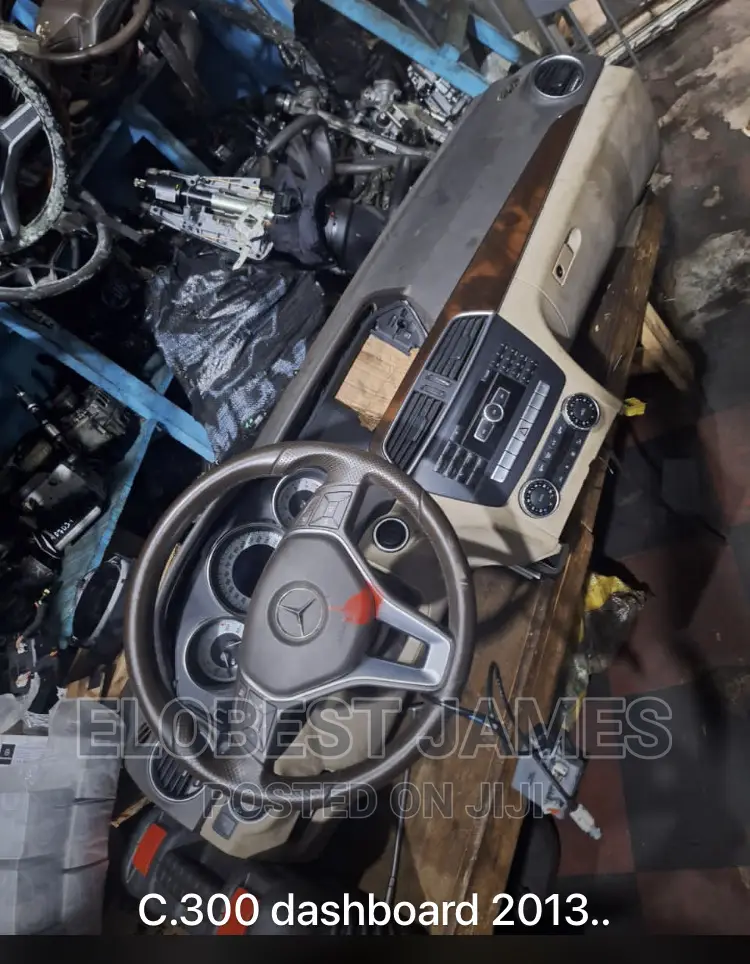 Mercedes Benz C300 Upgrading Dashboard