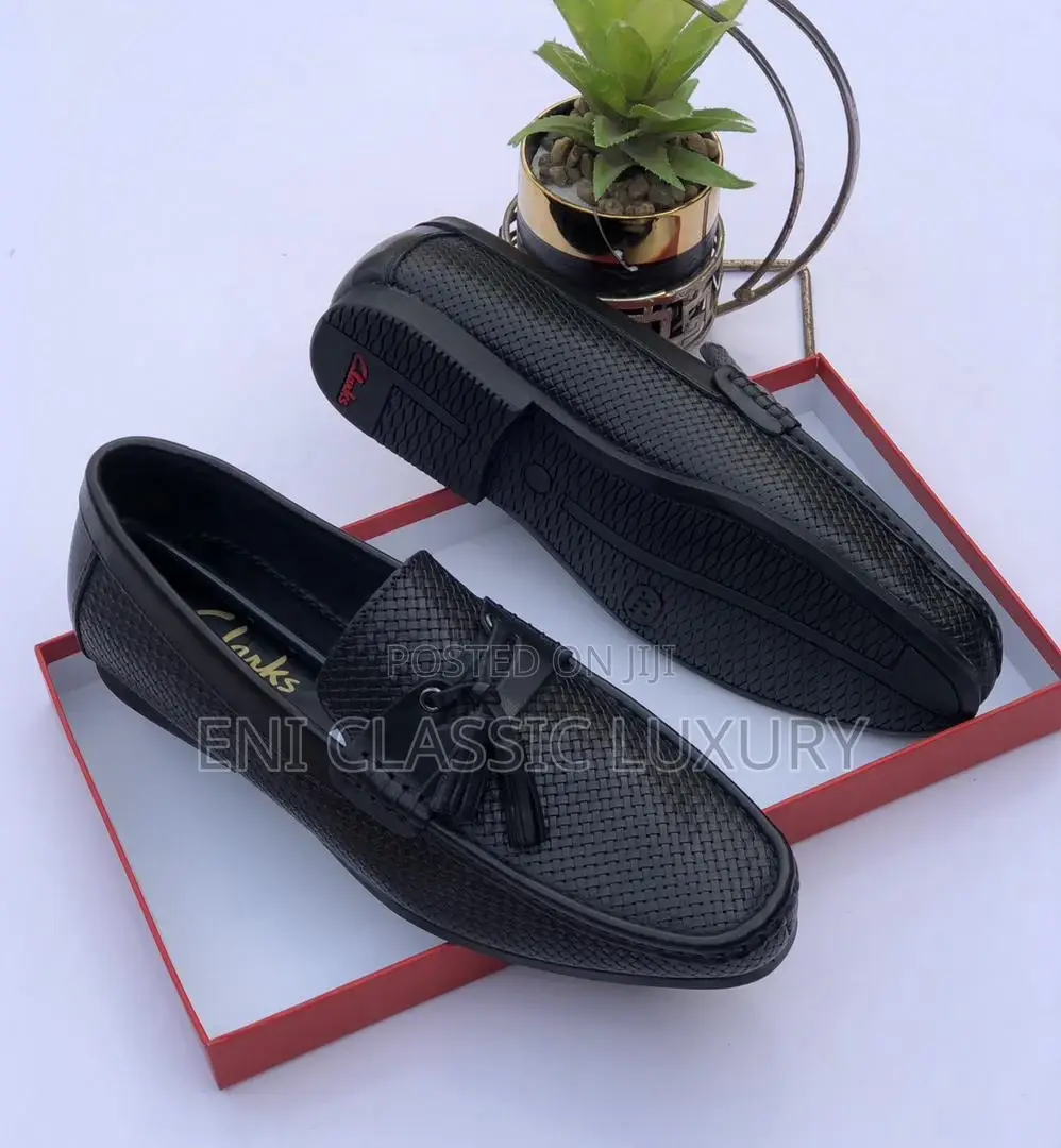 High Quality Designer Loafers Ferragamo Available in Store
