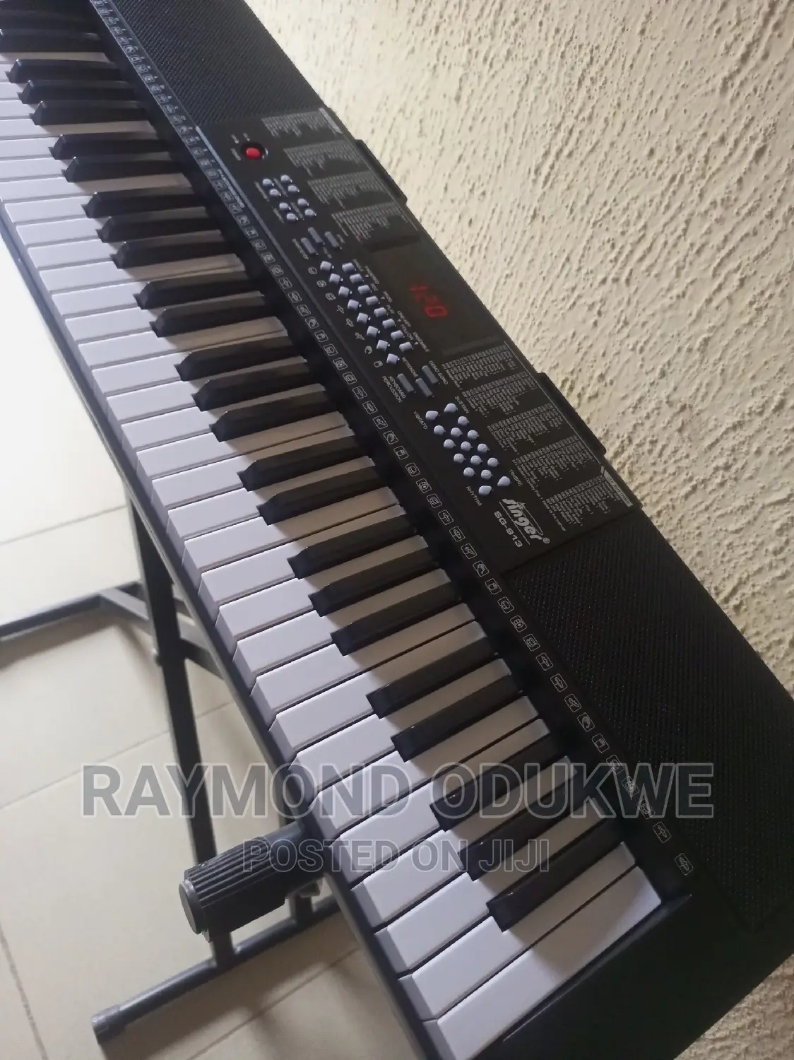 Quality Piano Keyboard With Adapter and Stand