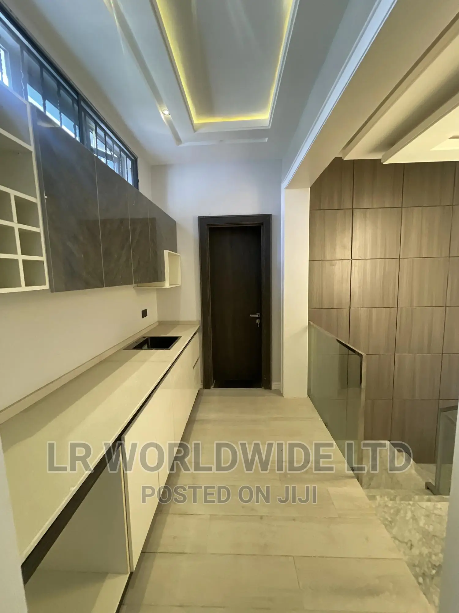 5bdrm Duplex in Riverpark, Lugbe District for sale