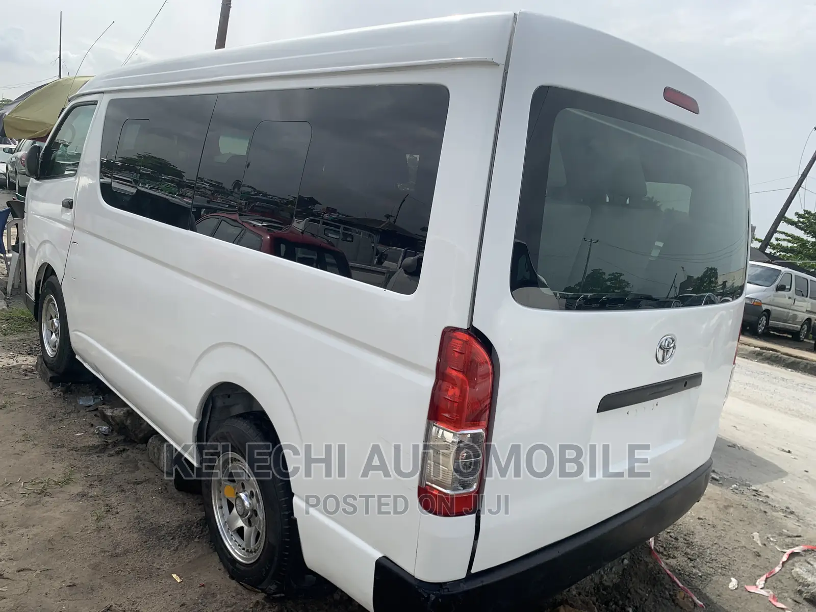 Toyota HiAce 2012 White