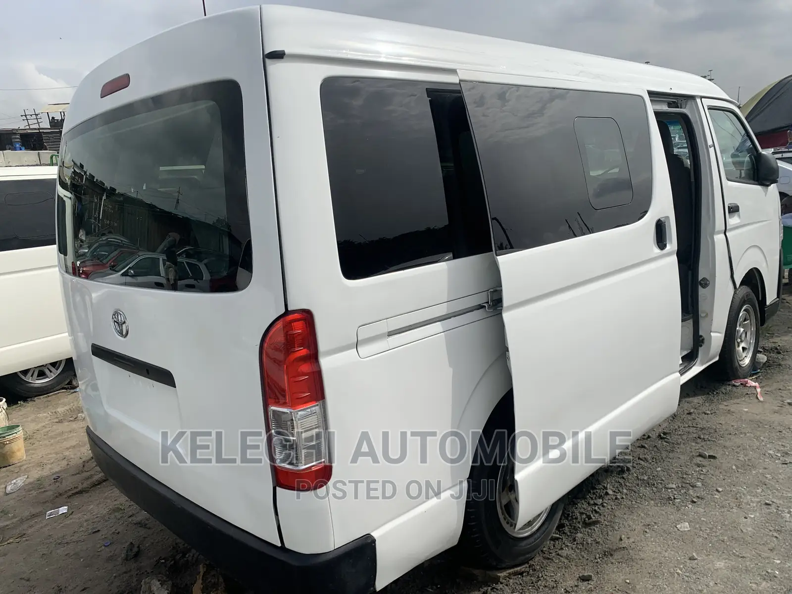 Toyota HiAce 2012 White