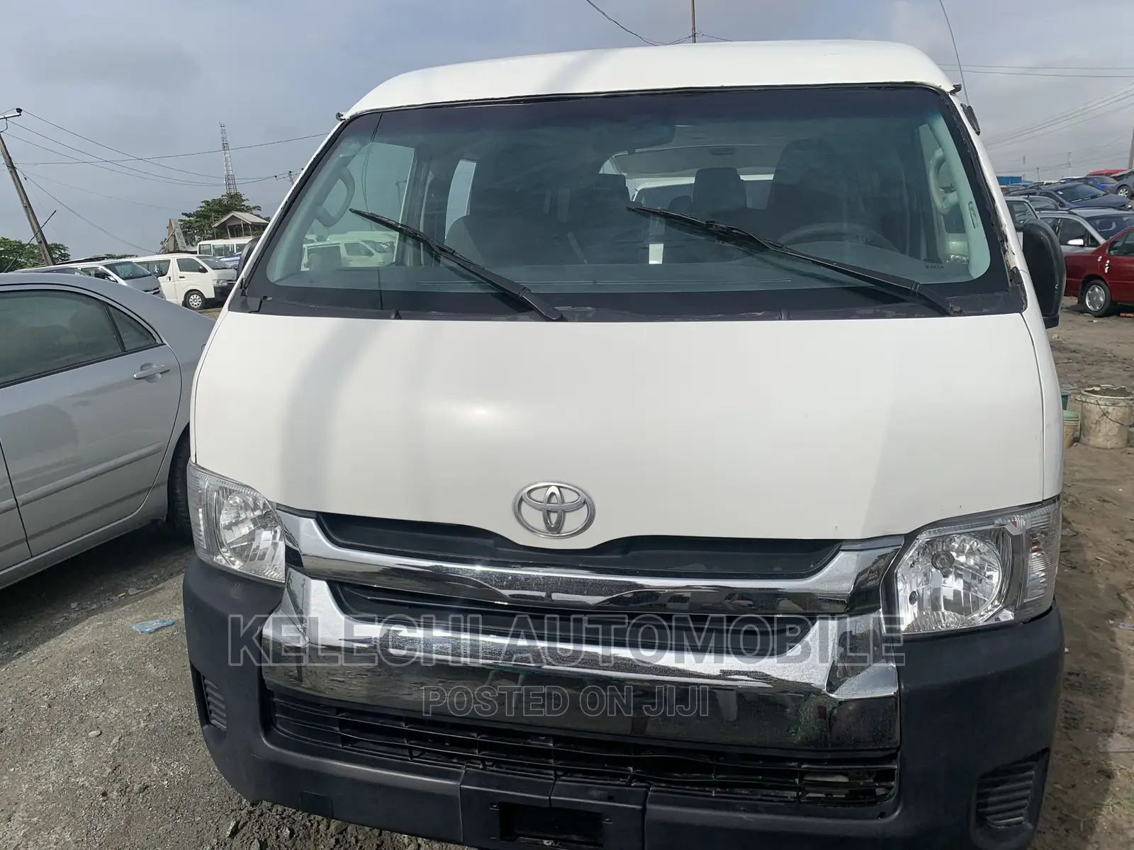 Toyota HiAce 2012 White