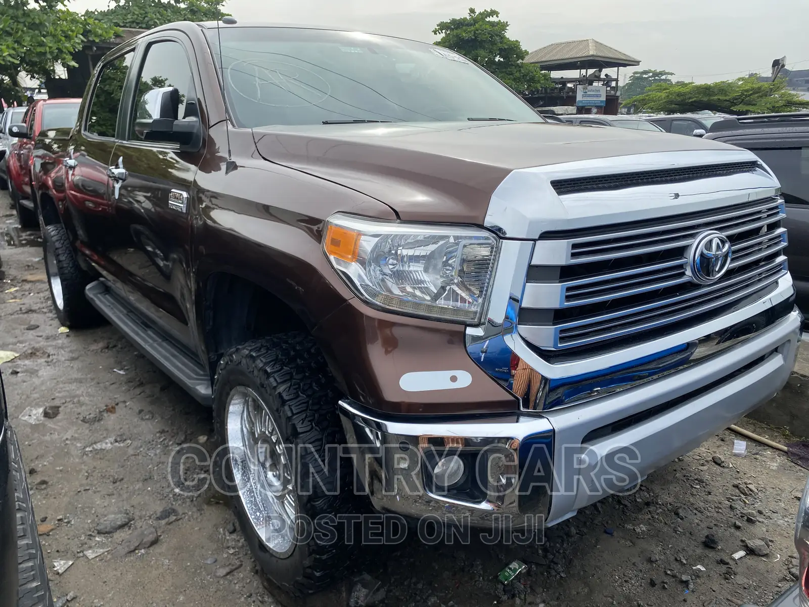 Toyota Tundra TRD Pro 5.7L V8 4x4 Double Cab 6.6 ft. box 145.7 in. WB