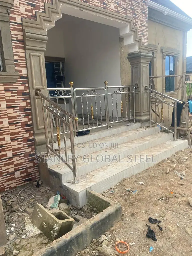 Stainless Rails Front View Design