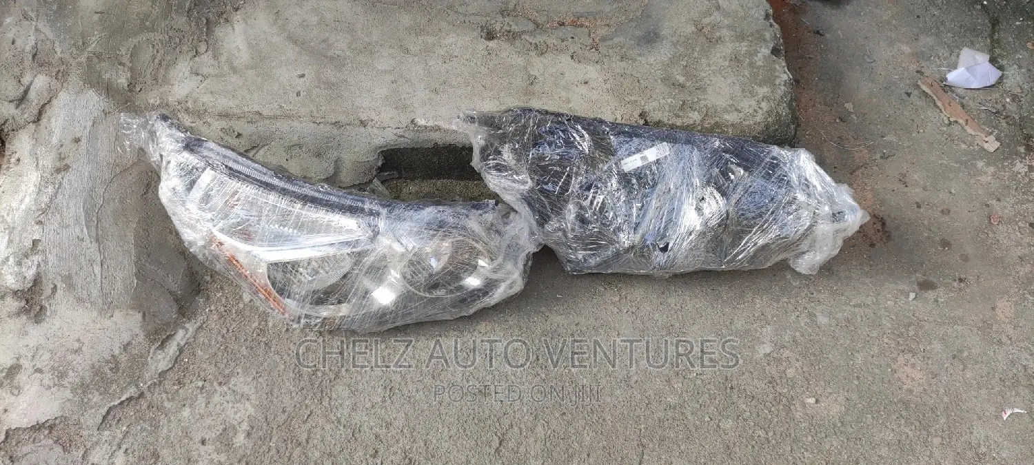 Head Lamp Pontiac Vibe 2010