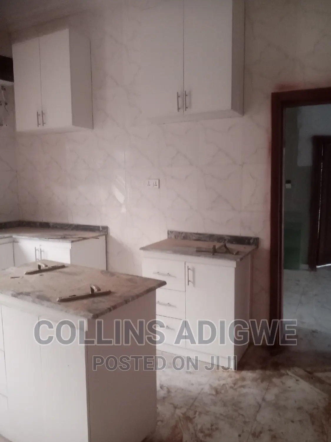 3bdrm Apartment in Ogombo for sale