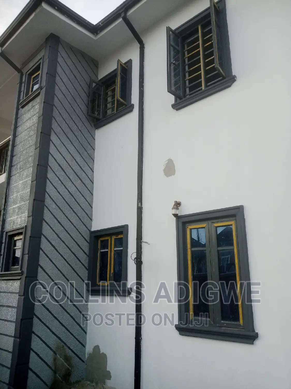 3bdrm Apartment in Ogombo for sale