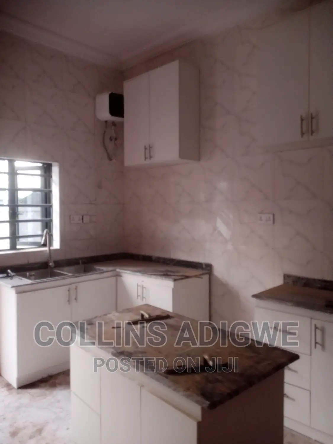 3bdrm Apartment in Ogombo for sale