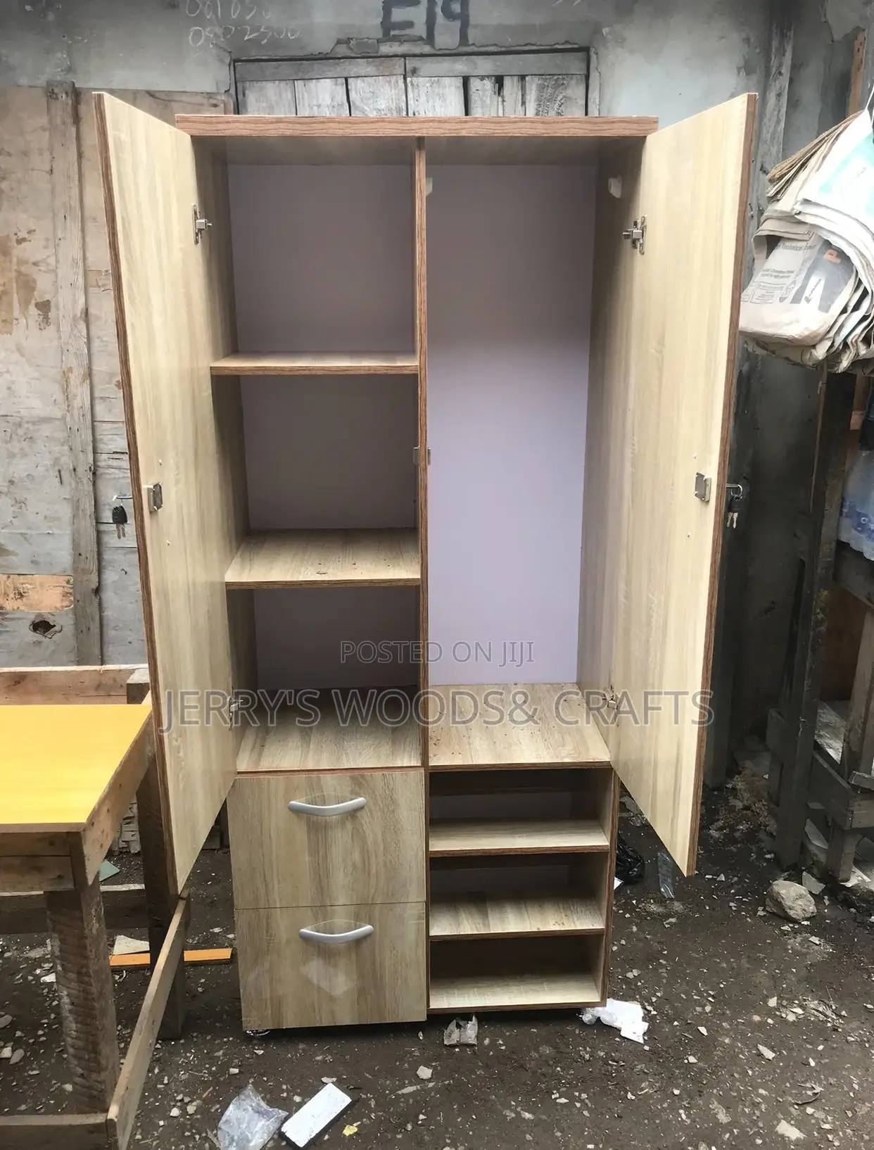32 Inches Wardrobe