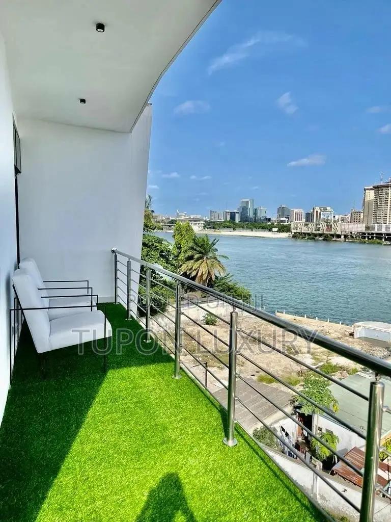 Waterfront 3 Bedroom Apartment
