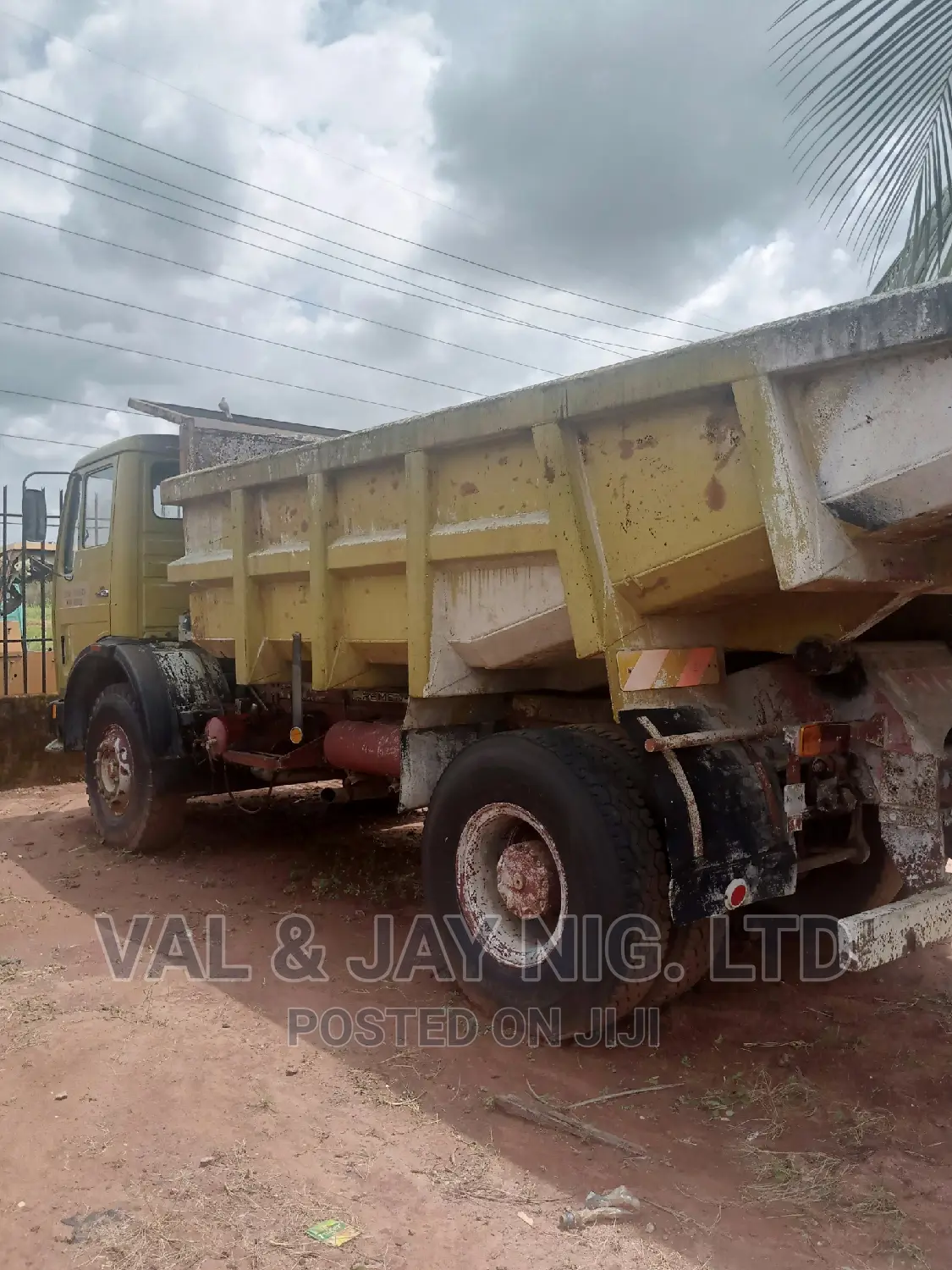 Mercedes Benz 1919 Dumper Truck 1987 Yellow