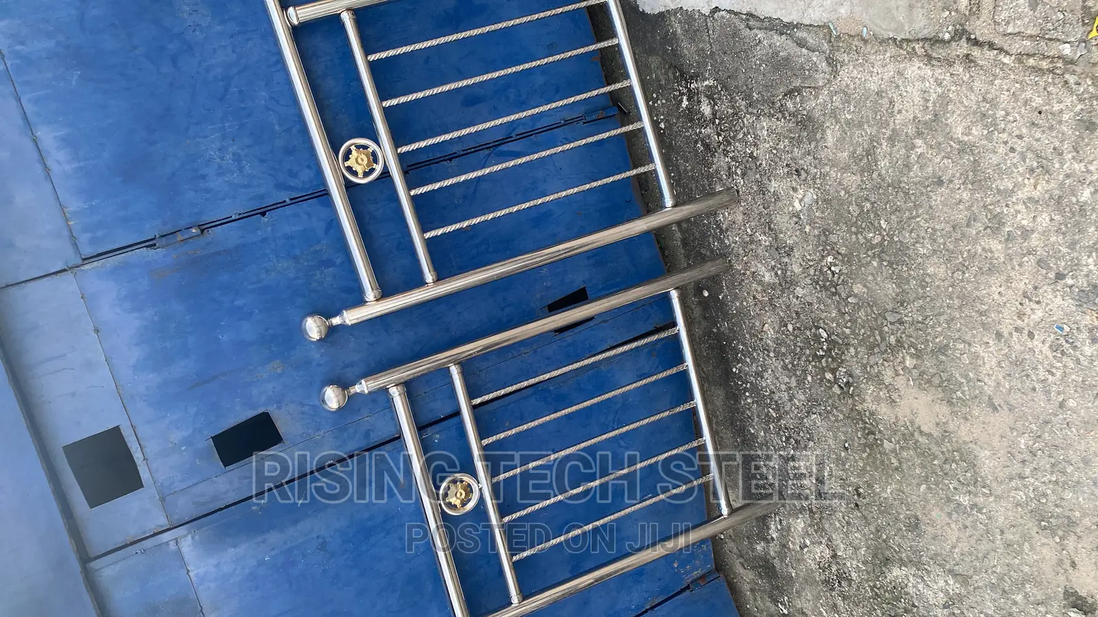 Special Dining Stainless Rails