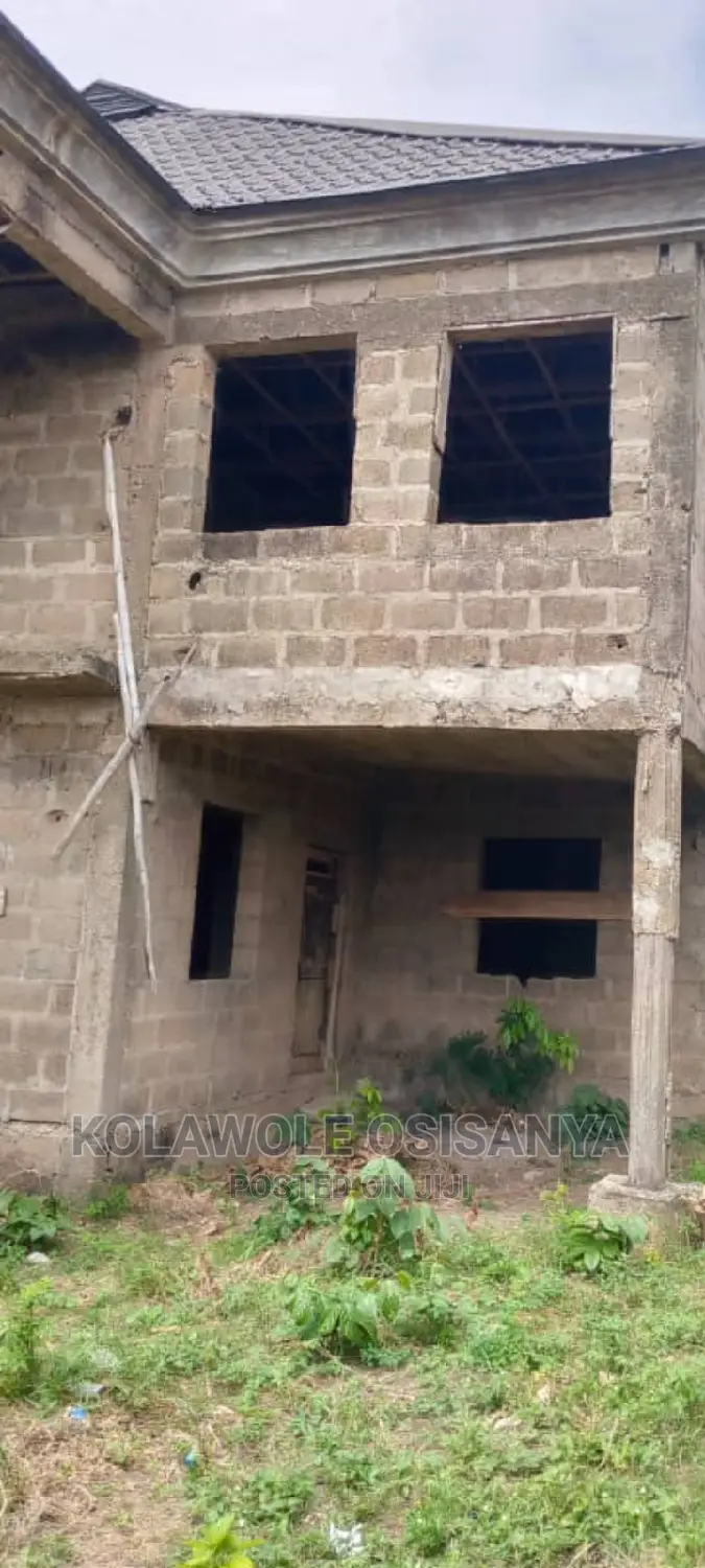 4bdrm Duplex In Igando / Ikotun/Igando For Sale