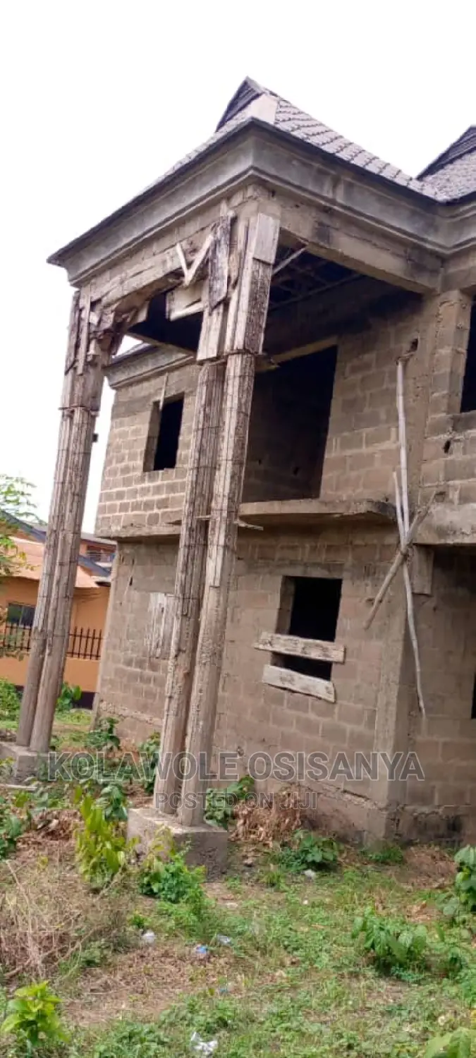 4bdrm Duplex In Igando / Ikotun/Igando For Sale