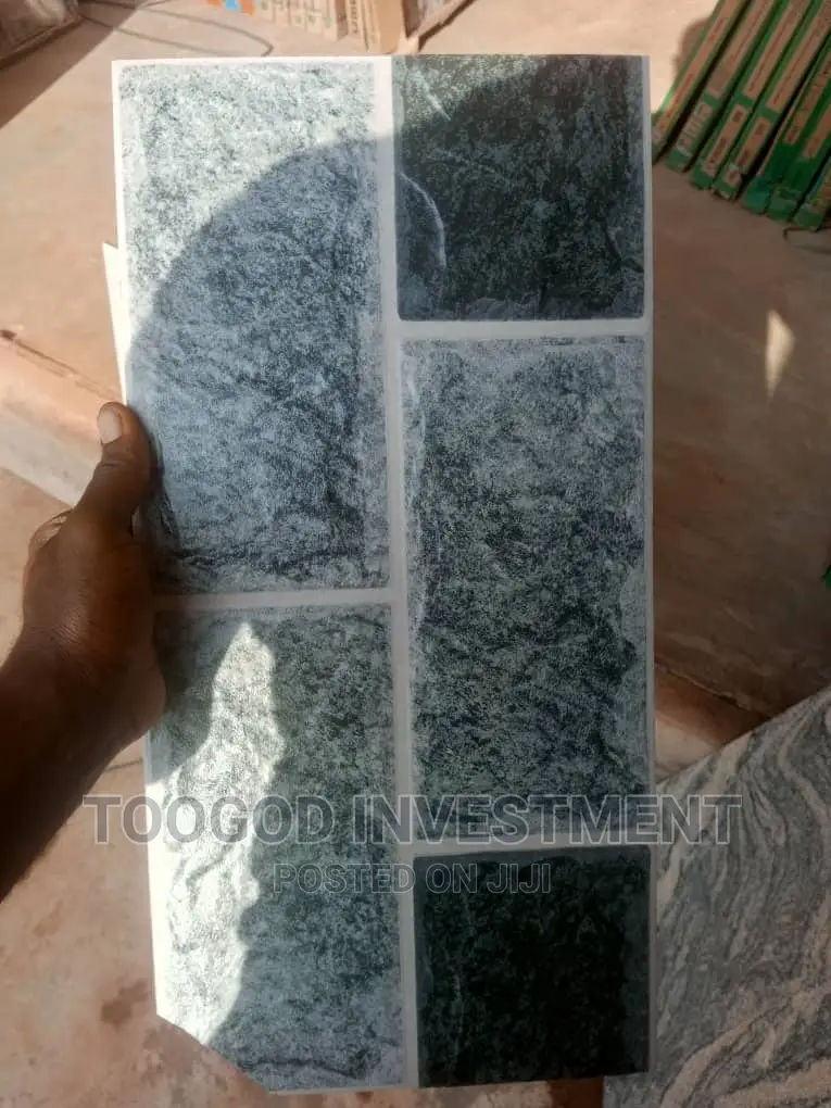 25*50 Crack Tiles
