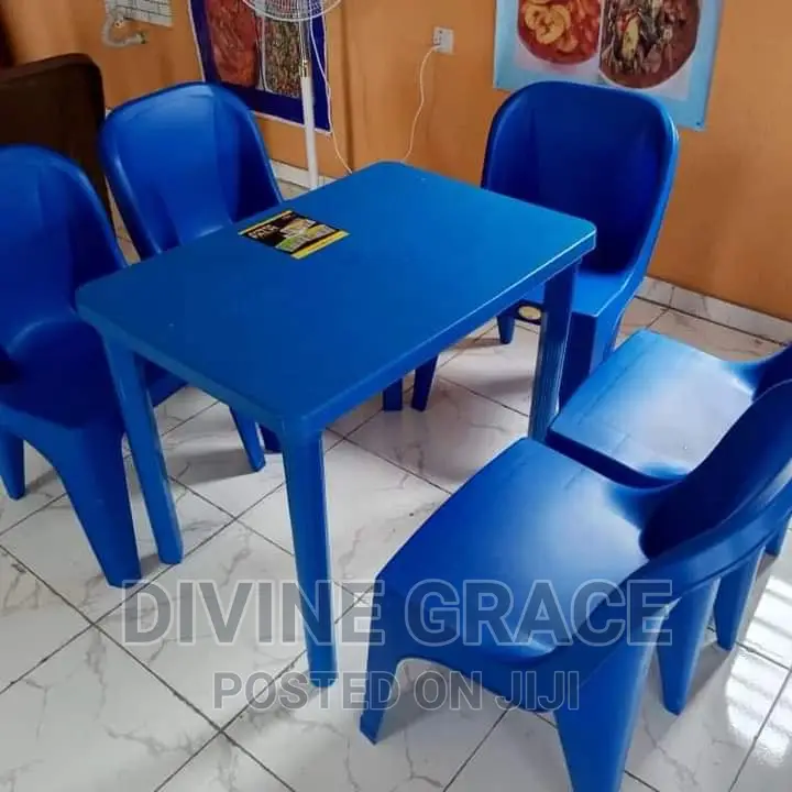 Plastic Restaurant Table and Chairs