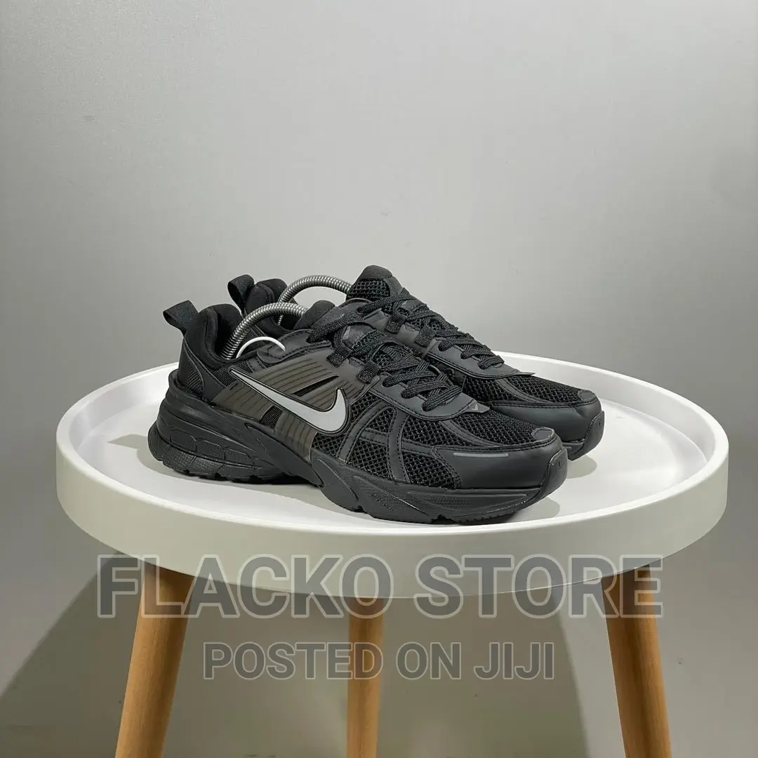 Original Nike Runtekk Black Sneakers