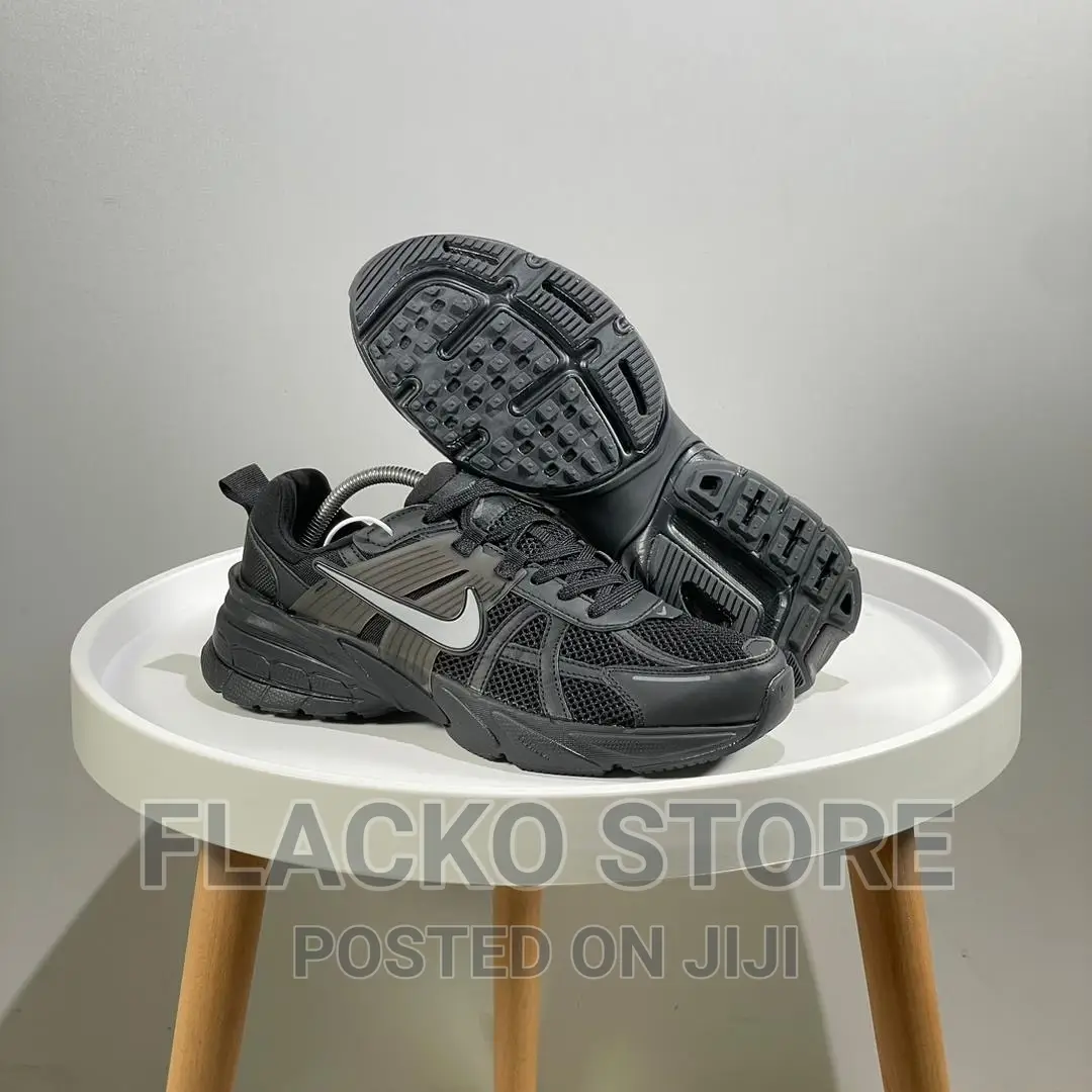 Original Nike Runtekk Black Sneakers