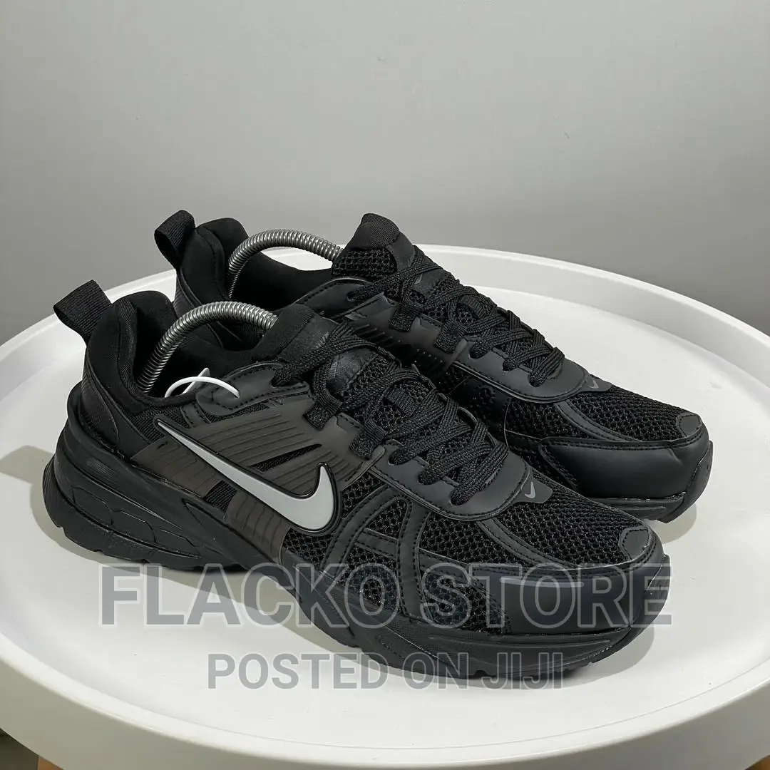 Original Nike Runtekk Black Sneakers