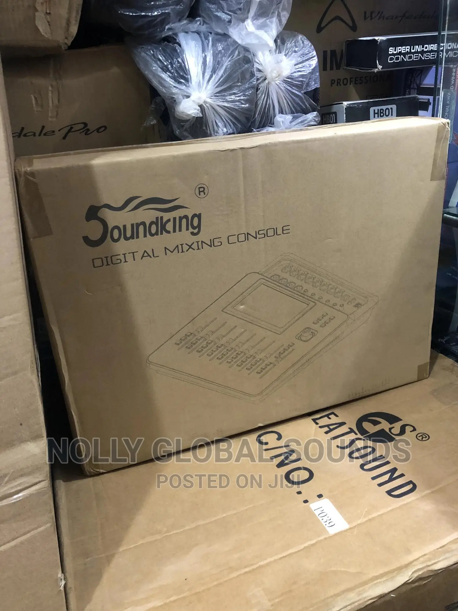 Soundking Digital Mixer: With 16 Inputs and 8 Outputs DM20