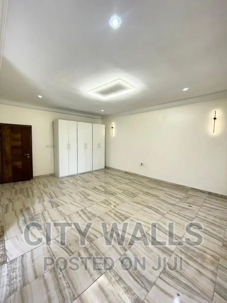 4bdrm Duplex in Lekki Phase 1 for rent